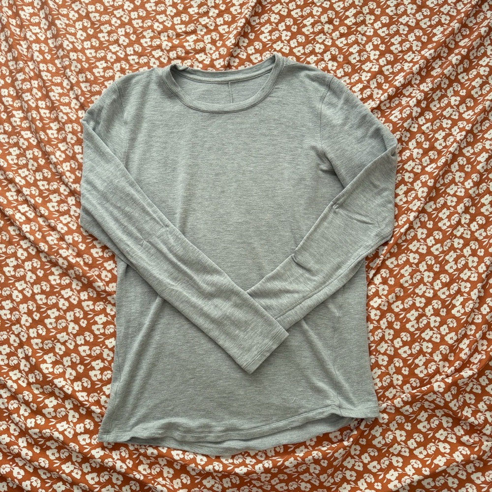 Lululemon Light Gray Long Sleeve Top